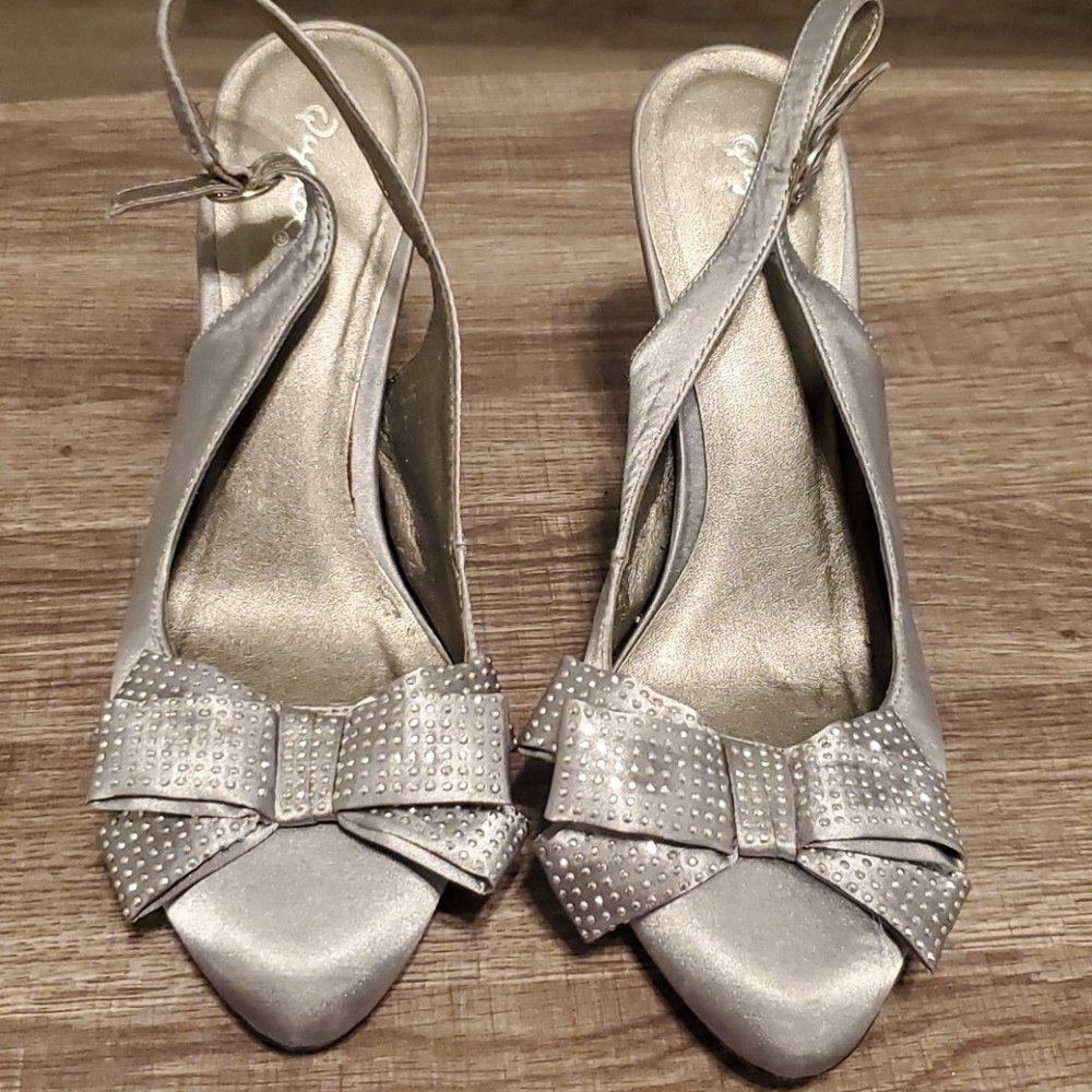 Saude Silver Heels